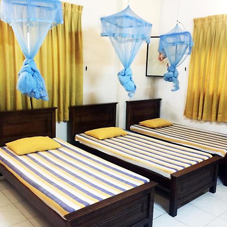 Mccarthy Guesthouse Канді Екстер'єр фото