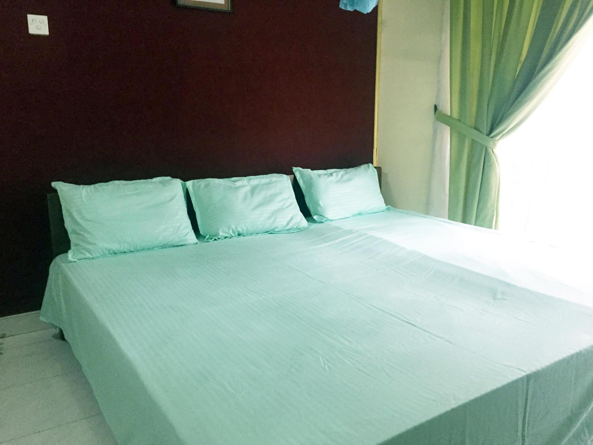 Mccarthy Guesthouse Канді Екстер'єр фото