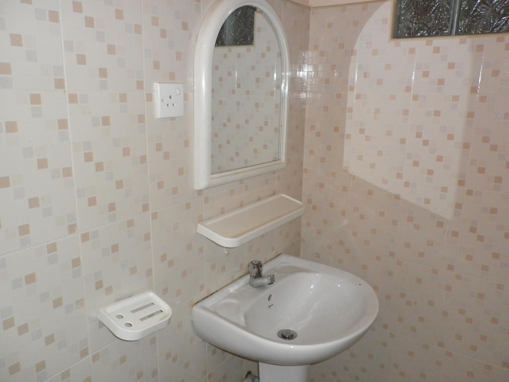 Mccarthy Guesthouse Канді Номер фото